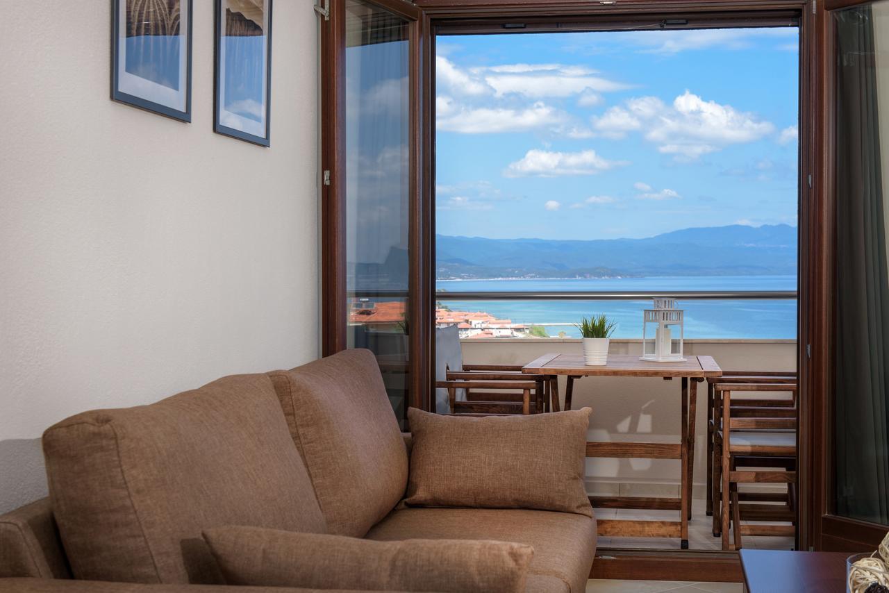 Pleiades Casual Living Apartment Nea Roda Exterior photo